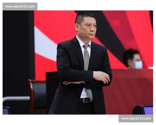 天津男篮换帅！周金利临危受命，鱼腩翻身难度几何？