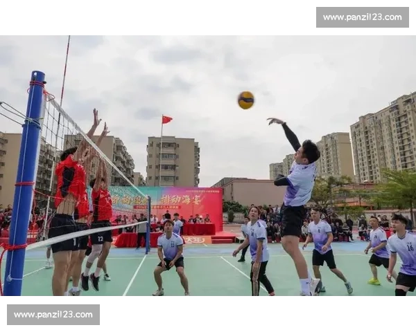 排球解说员的激情时刻,为热爱呐喊! 排球解说员的激情时刻,为热爱呐喊!