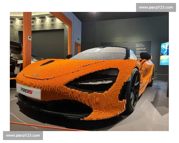 不止速度！F1荷兰站粉丝盛宴，橙色浪潮席卷佐特菲尔特！